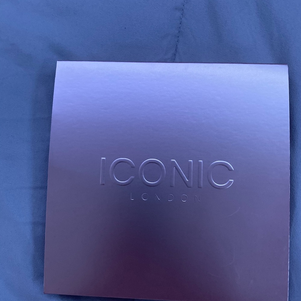 Iconic makeup - Picture 2 of 4